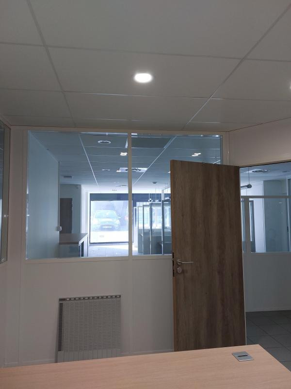 A louer - LOCAL PROFESSIONNEL - MONTEUX - 262,30 m²