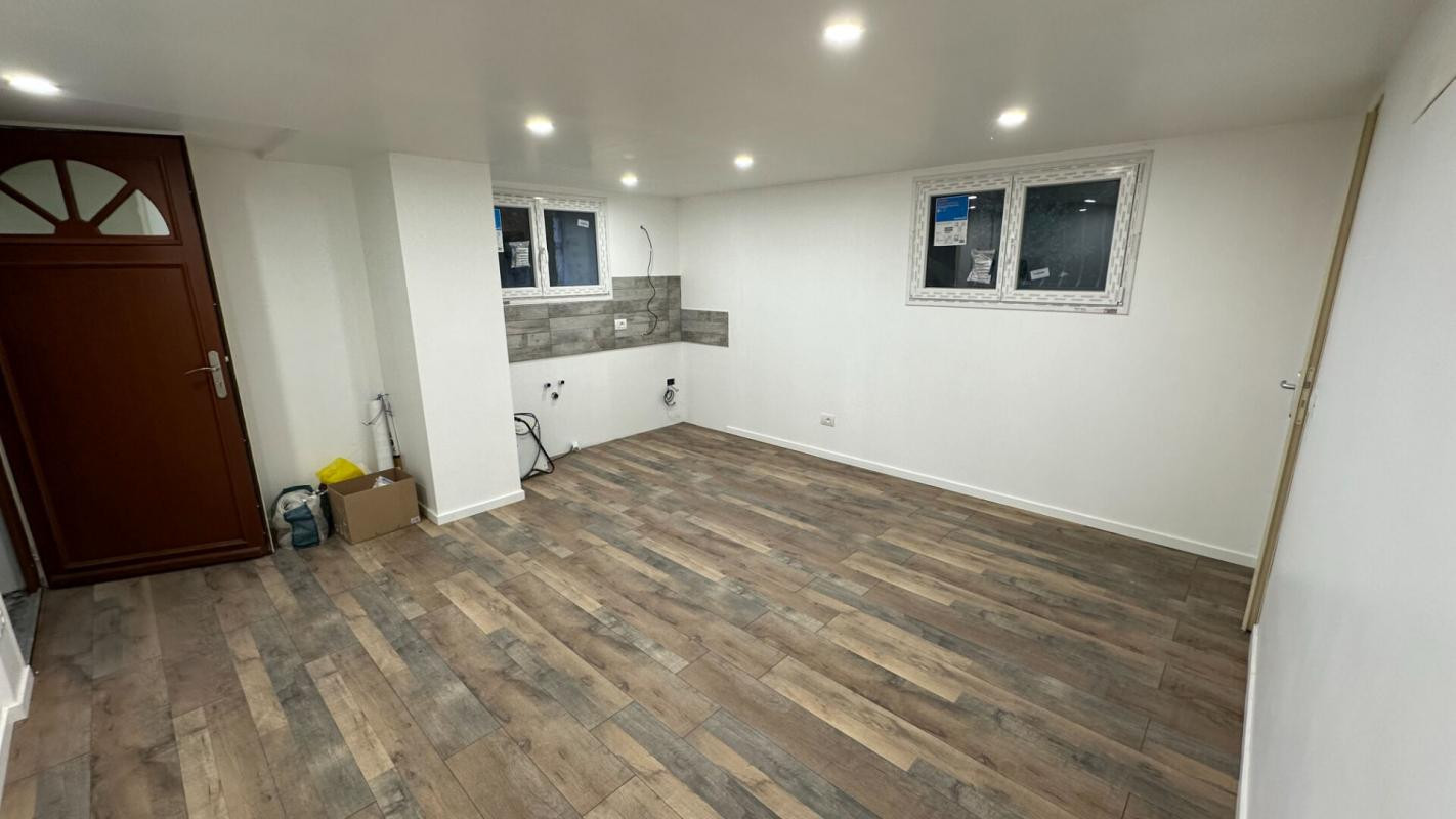 Immeuble de 4 appartements (dont 2 terminés)