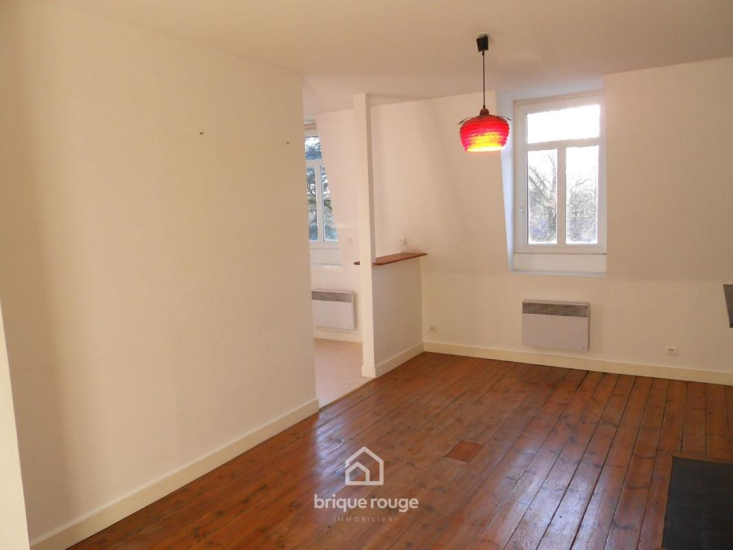 BEL IMMEUBLE DE RAPPORT MIXTE (bureaux et appartement T2 )
