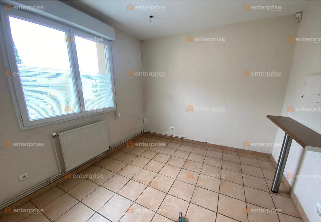 A LOUER - BUREAUX/ LOCAUX COMMERCIAUX - 110M2 - LIBERCOURT - RUE COMMERCANTE