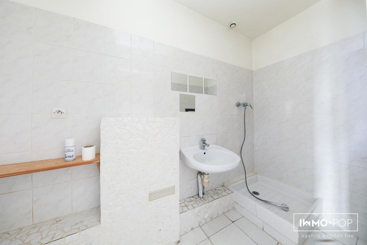 Immeuble de 340m² en R+3 + jardin située à Clermont