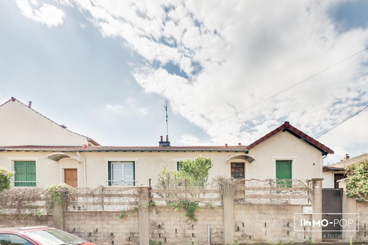 Maison divisée en 4 studios, sur terrain de 249m² avec jardin à Vitry-sur-Seine (limite VILLEJUIF)