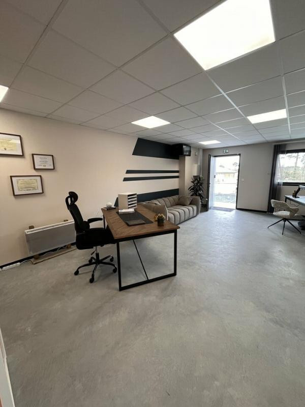 MIXTE ACTIVITES-BUREAUX à vendre