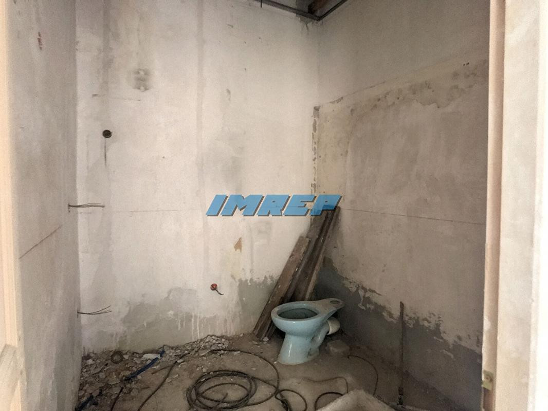 13014   502 m2 parcelle  Immeuble  de 154 m2 avec entrepot en fond de cour