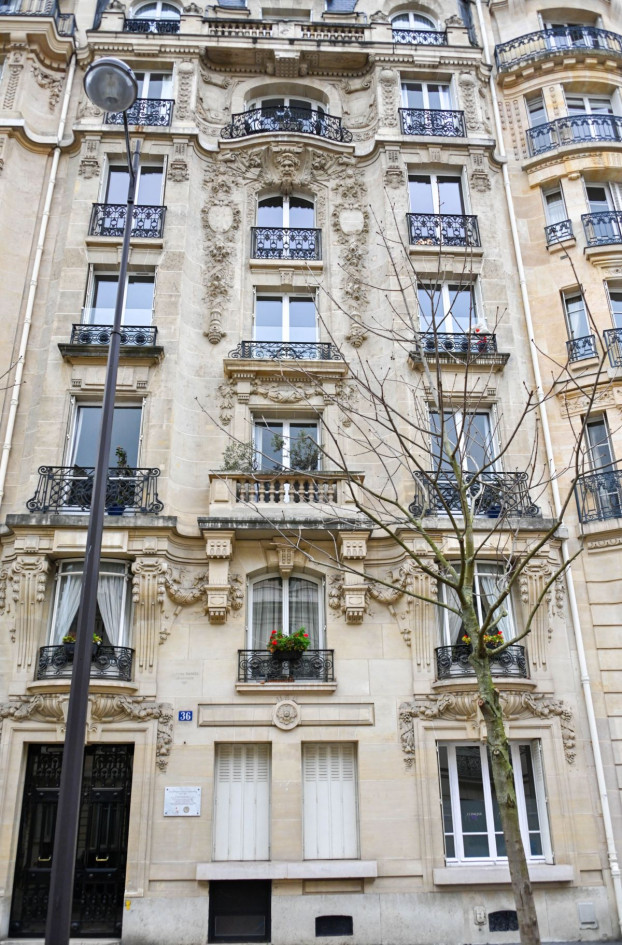 LOCATION LES JEUDIS - 1500 EUROS ( possibilité demi-journée )
