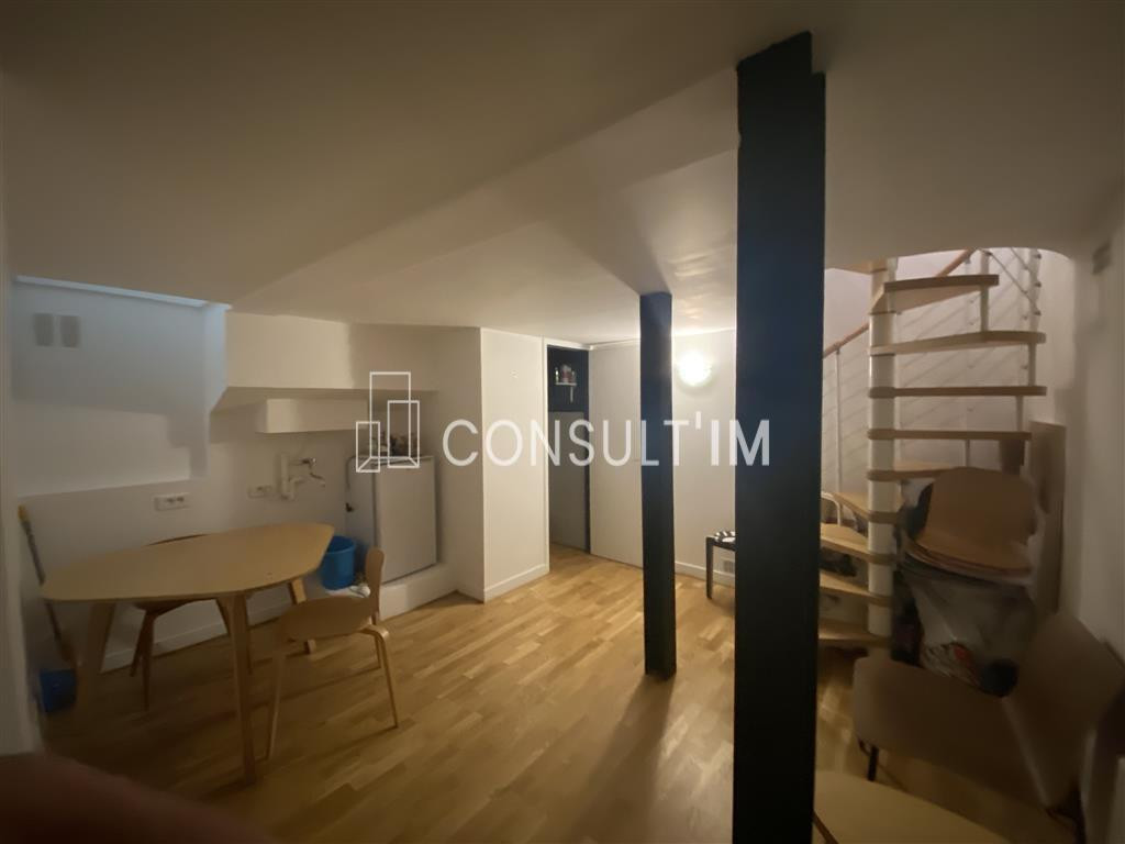 Bureau à louer idéalement situé rue Chaptal, à proximité des métros