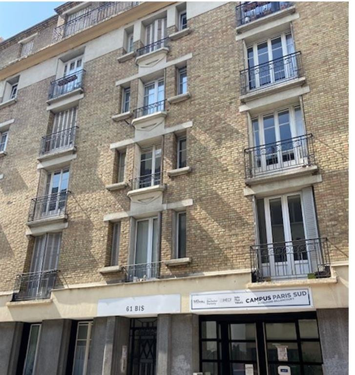 A toute proximité de la Porte de ST Cloud, locaux mixtes de 65 m² à louer