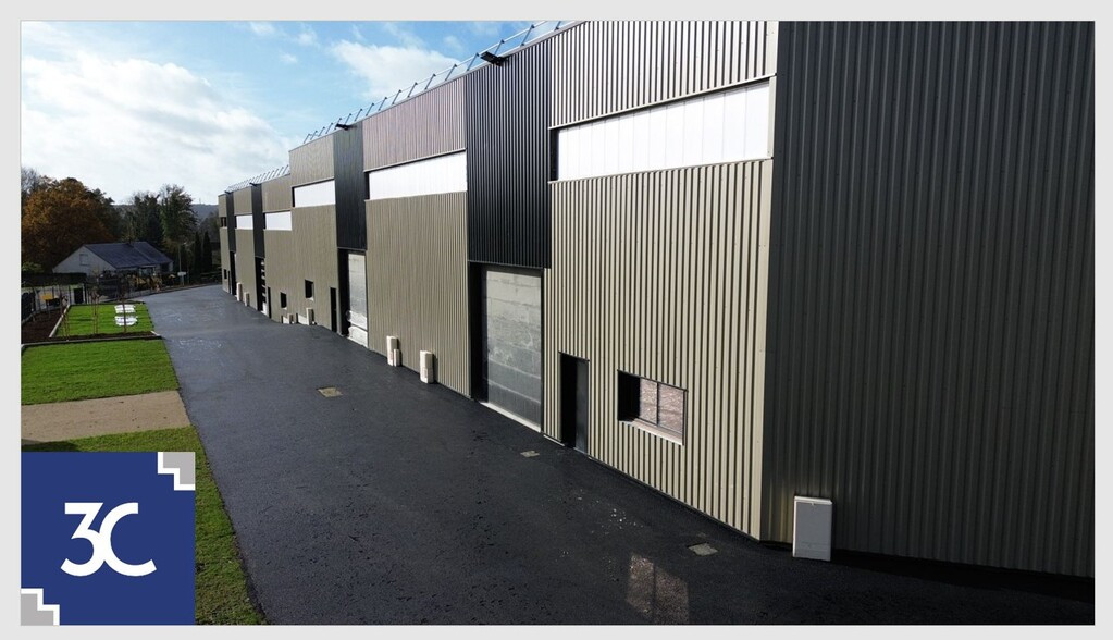 ENTREPOT NEUF de 632 m2 - ISOLATION PAR L'EXTERIEUR