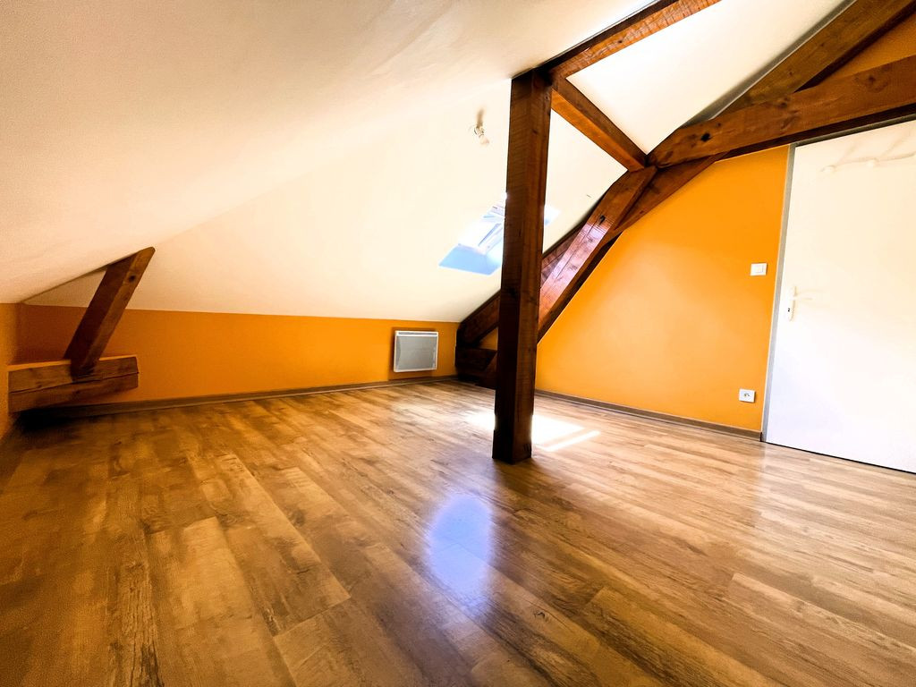 Propriété composée de 4 appartements + Terrain + Garage