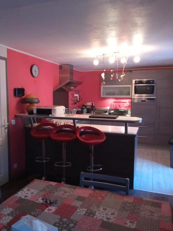 Ensemble immobilier R+2 de 272m2 à Laval-de-Cère