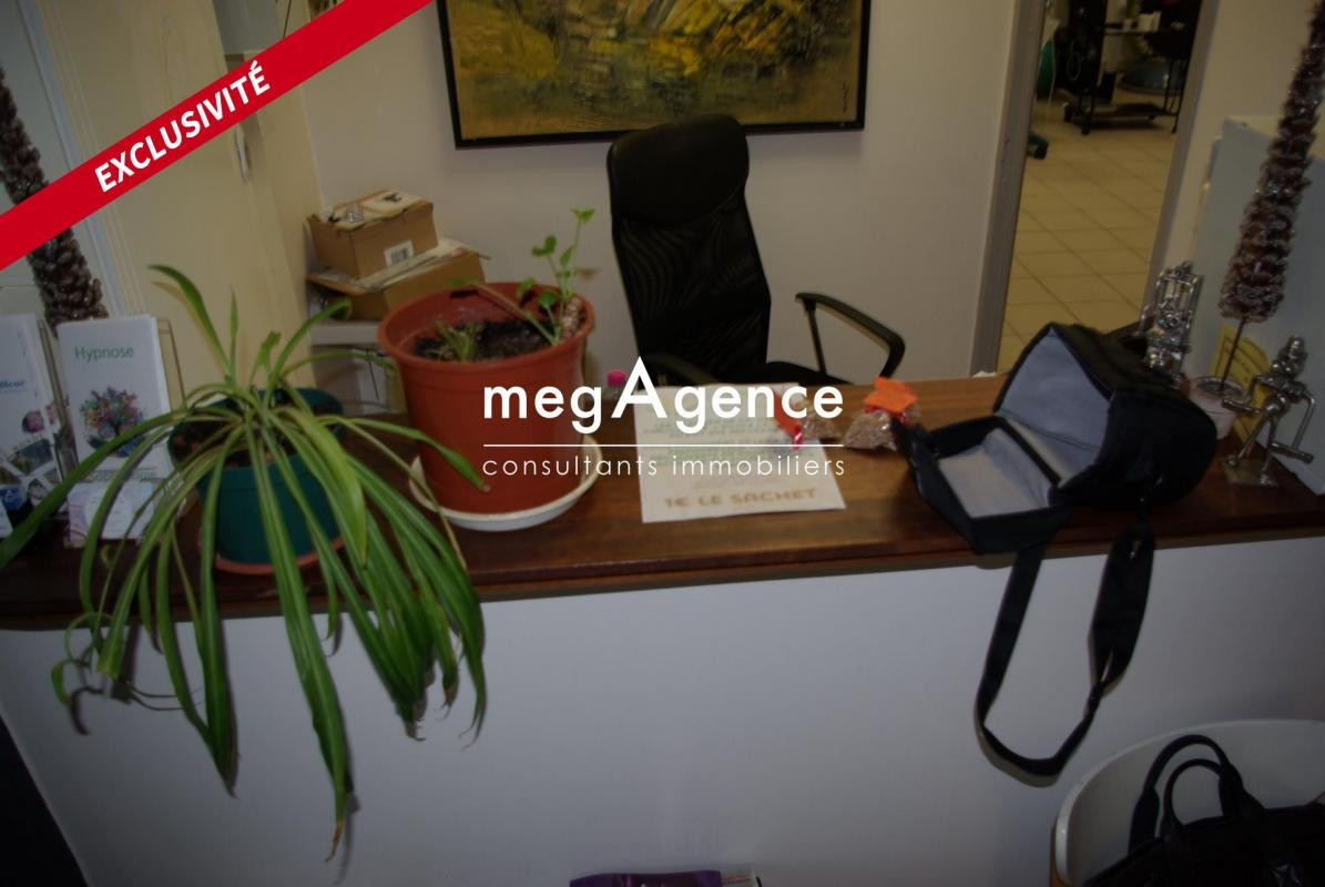 Vente murs centre médical de 143 M2 avec locataires médicaux et para médicaux à vendre sur la commune de Jouques Affaire très rare à la vente