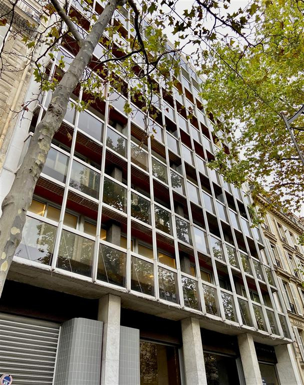 Bureaux atypique à louer de 308m² dans le 17ème