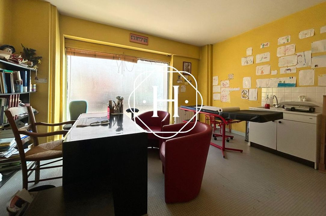 Murs commerciaux / Local professionnel - 94.26m² - Villars Les