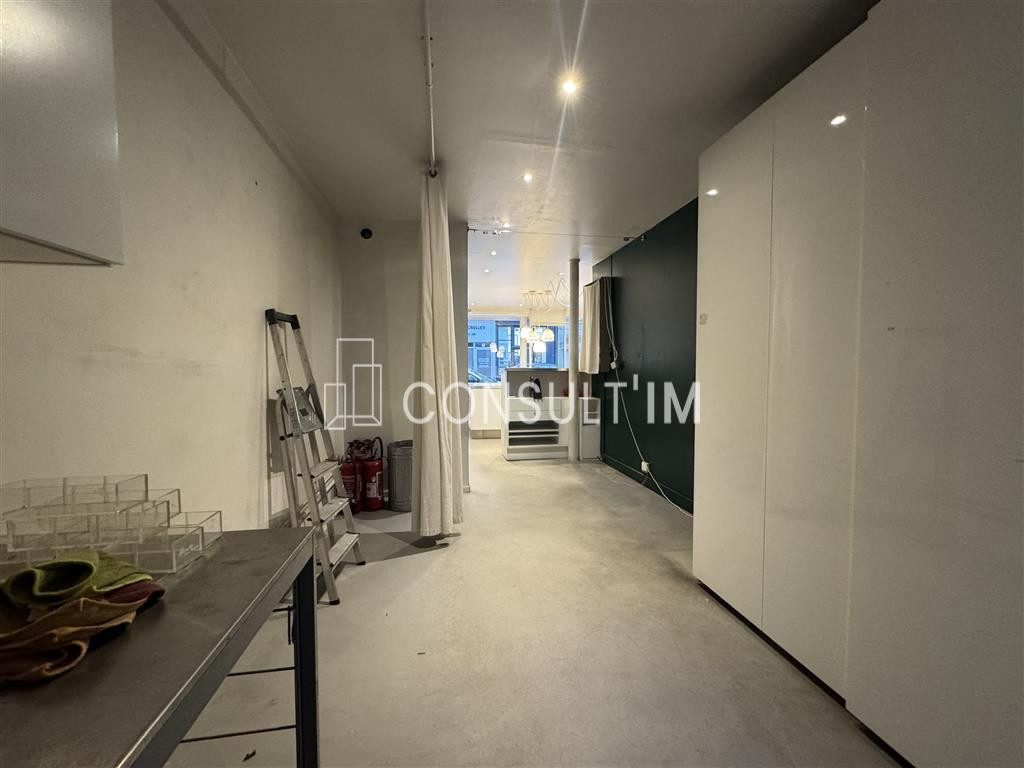 Consult 'Im vous propose un bureau de 40m² dans un environnement commerçant