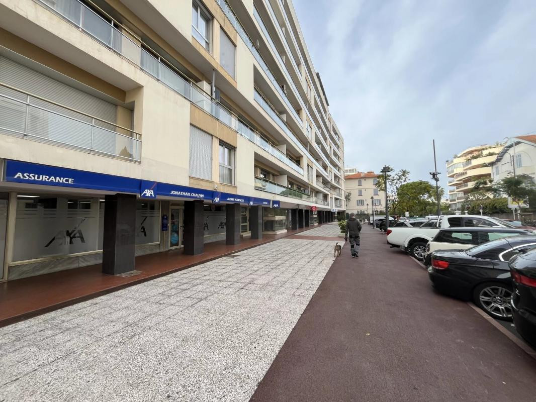 A LOUER, LOCAL COMMERCIAL 155 M² ENVIRON SECTEUR CANNES, ALEXANDRE III