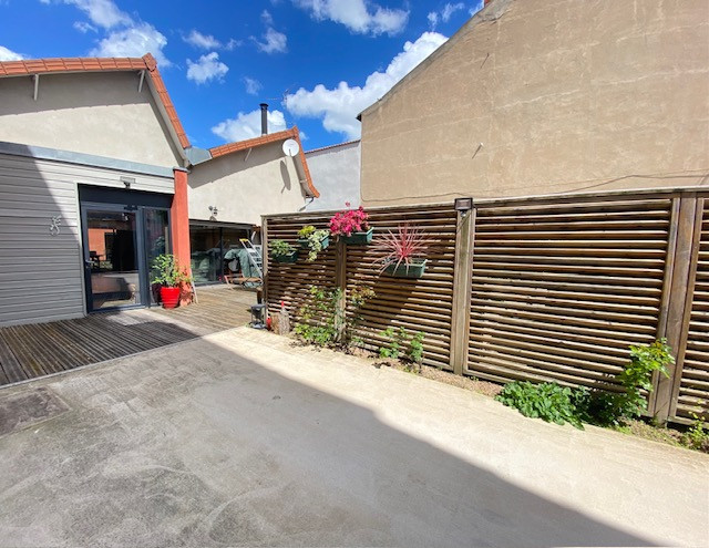 A VENDRE SPLENDIDE  LOFT  4 chambres PLEIN CENTRE VILLE 42300