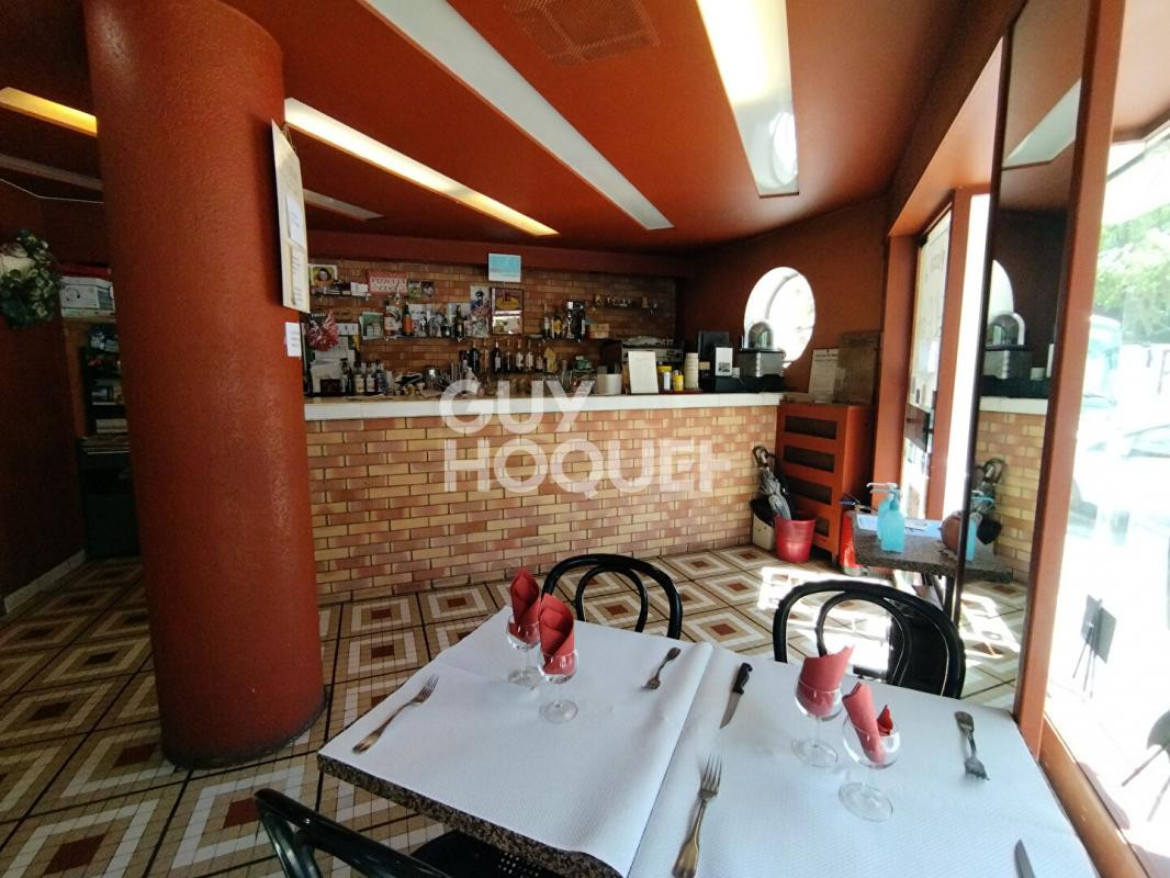 A vendre  à Grange Blanche - Murs commerciaux loués de 96 m² et 2 caves le 8ème arrondissement de Lyon (69003)