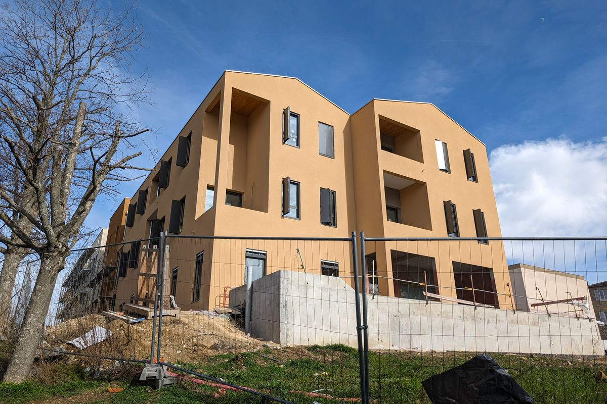 Local commercial spécialisé dans une activité de santé 77 m² à vendre – « Pôle santé » à Mornant