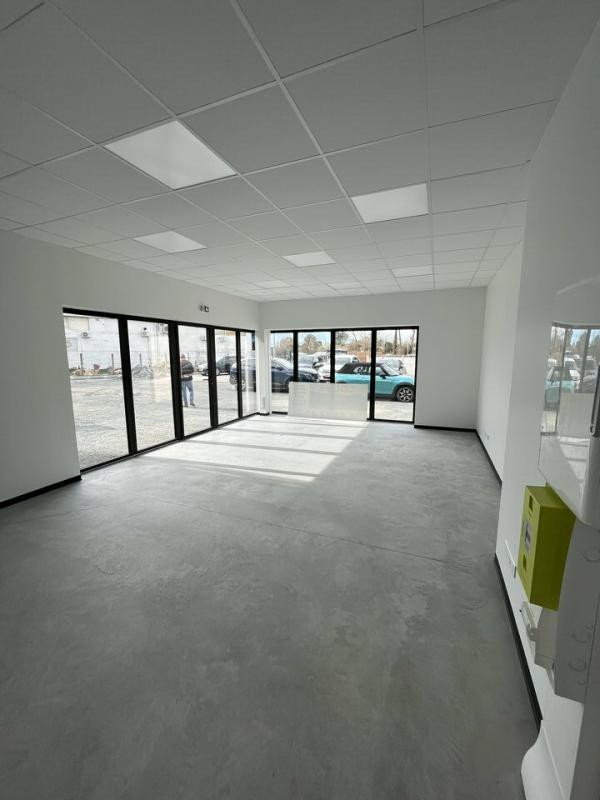 MIXTE ACTIVITES-BUREAUX à vendre