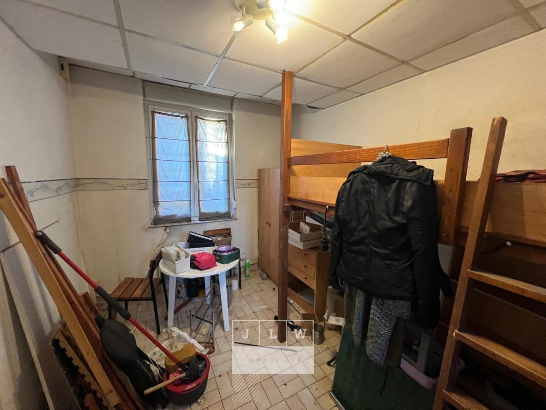 Maison divisée en 3 logements