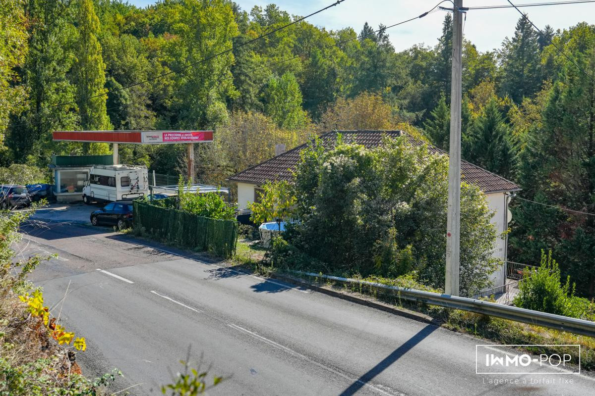 Immeuble de 260m2 à Puy-l'Evêque