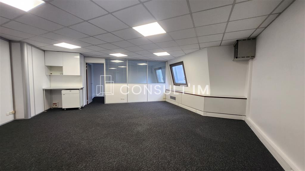 A louer bureaux en bon état à la frontière entre Courbevoie et La Garenne Colombes