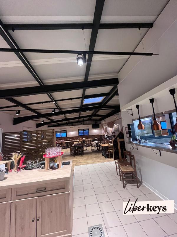Aux portes de Vannes – Bâtiment Commercial récent divisible 470 m²
