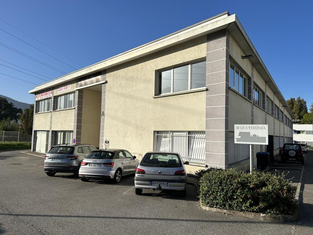 Vente - Bureau - 240 m² - 446 000 € - MONTBONNOT-SAINT-MARTIN