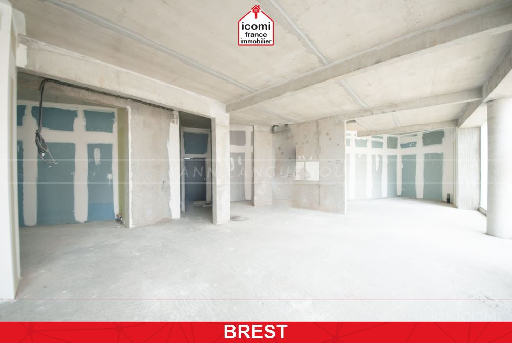 FINISTERE - Brest (29200) - À VENDRE - LOCAL 140 M²  - REZ-DE-CHAUSSÉE - GRANDE VISIBILISÉE - CENTRE-VILLE - À SAISIR