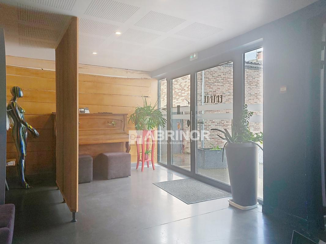 LOCAL COMMERCIAL de 384m² sur une parcelle de 2700m²