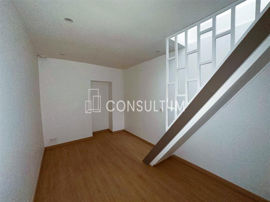 A proximité de l'Avenue Charles de Gaulle, une boutique de 34 m² en location pure disponible !