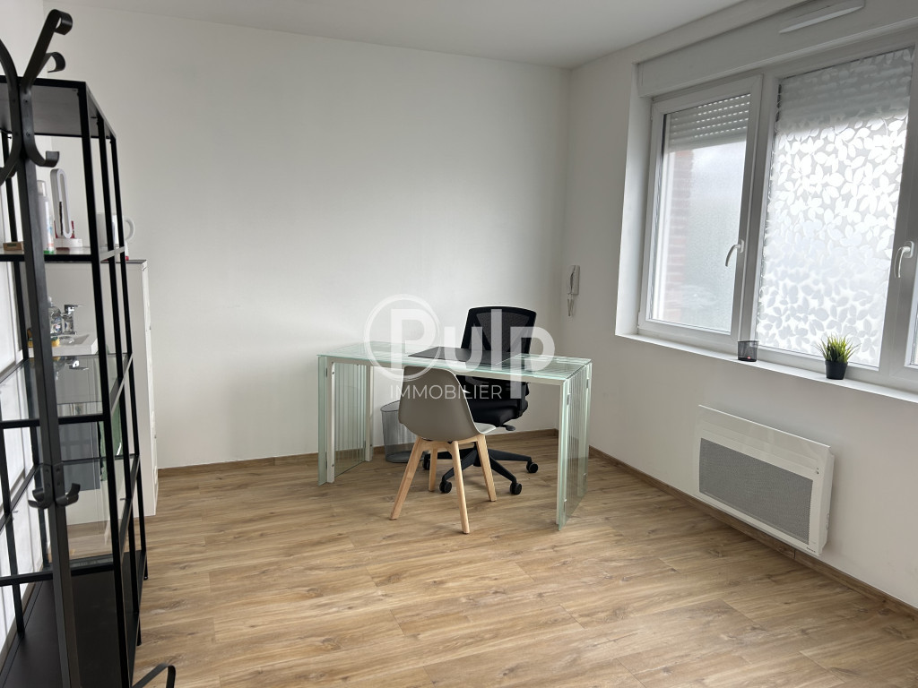À LOUER - Cellule professionnelle polyvalente - CAMPHIN EN CAREMBAULT