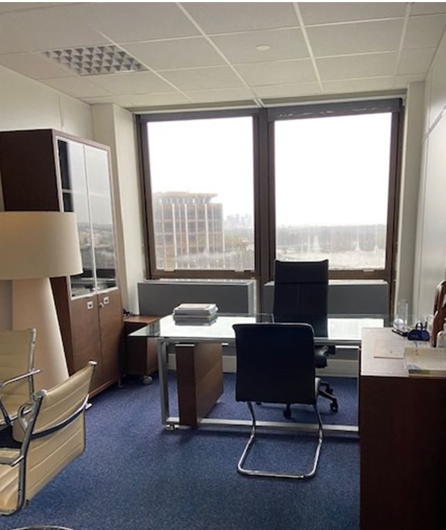 A louer bureaux  en étage élevé avec vue exceptionnelle sur Paris et St Cloud