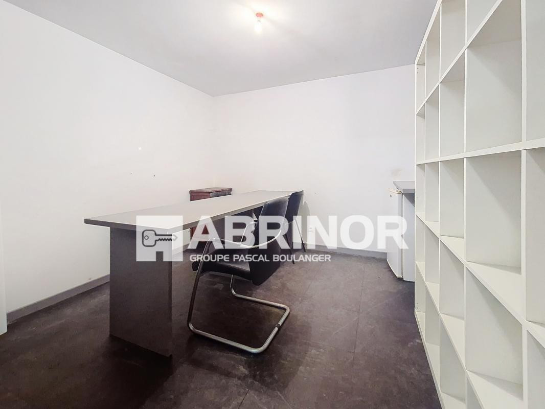 Roubaix, très beau local professionnel de 70m² tout équipé proche des axes