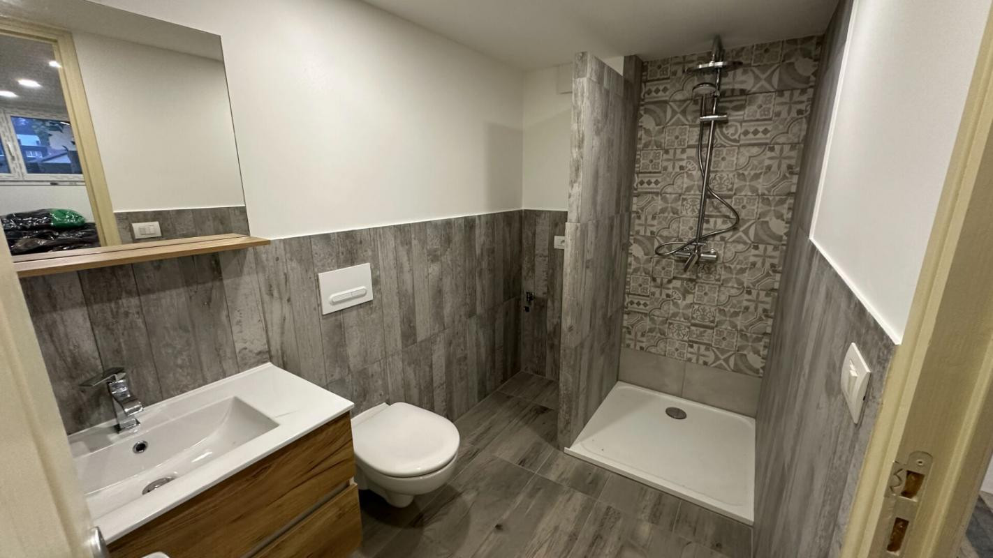 Immeuble de 4 appartements (dont 2 terminés)
