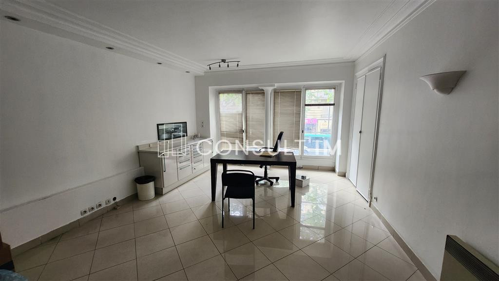 Belle surface de bureaux