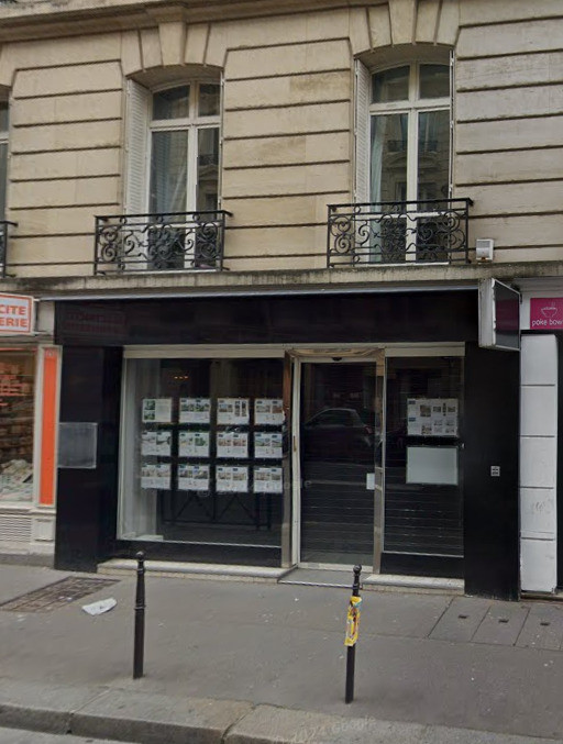 Rue de la Pompe, Consult'Im vous propose en location pure une boutique de 49 m²