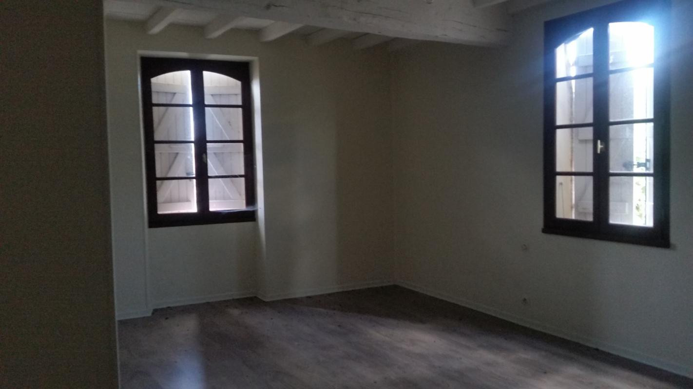 Aignan (32290) : Immeuble de rapport en centre ville