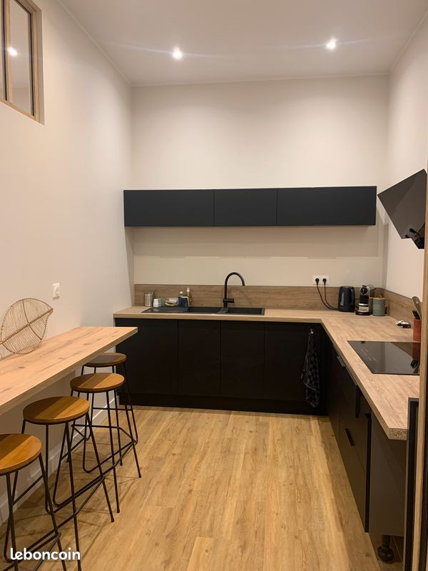 Saint-André : Bureau disponible dans un cabinet haut de gamme
