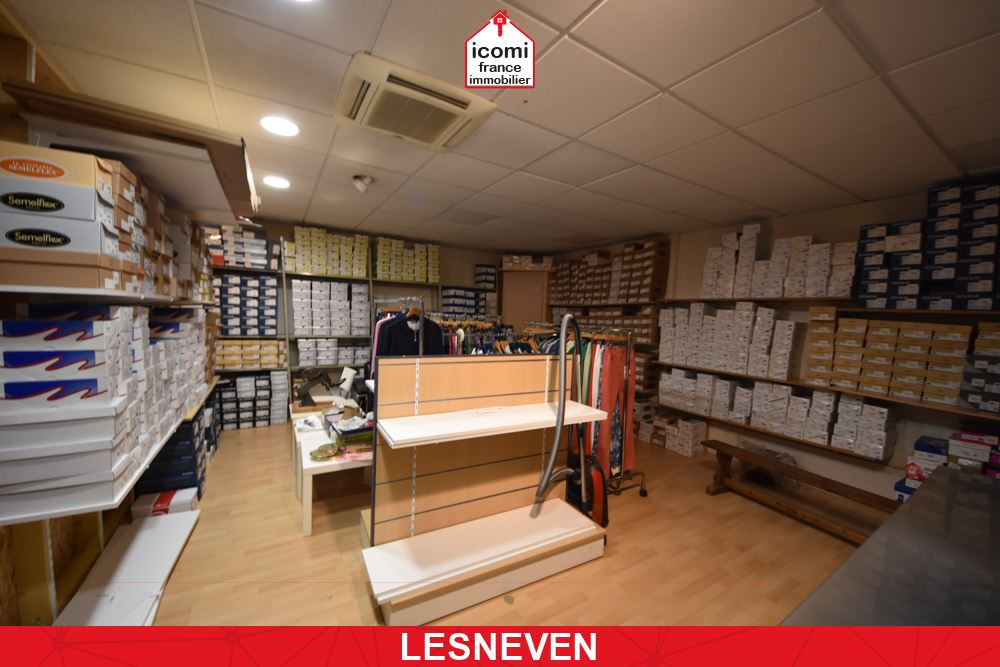 FINISTERE - Lesneven (29260) - A VENDRE - LOCAUX COMMERCIAUX AVEC VITRINE - RESERVE - BUREAU - ATELIER - JARDIN - BEAU POTENTIEL