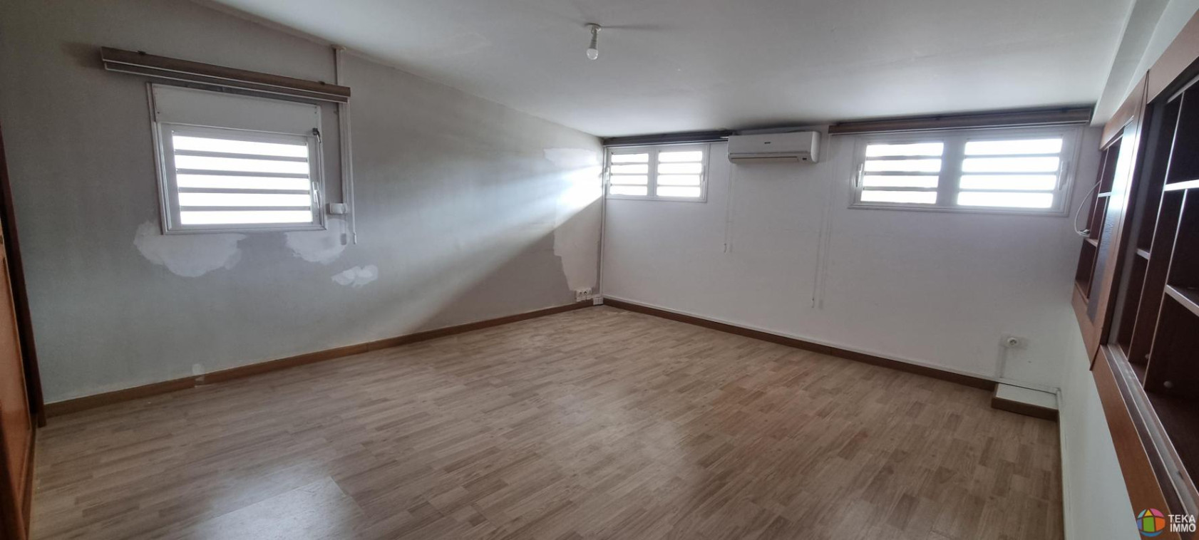 A LOUER – Villa de 300 m² à usage professionnel – Centre-ville de Saint-Pierre