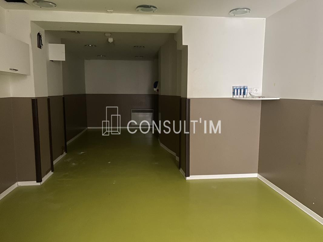A louer bureaux en fond de cour