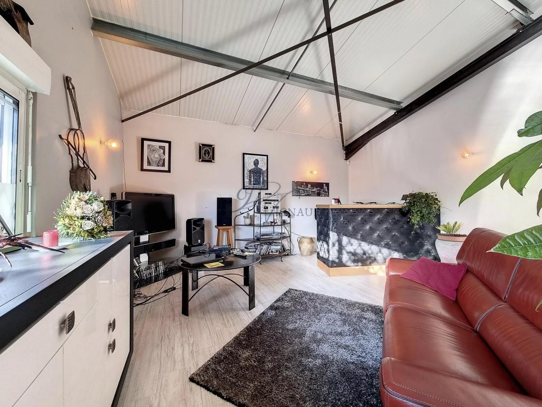 Loft et hangars sur St Georges sur Cher
