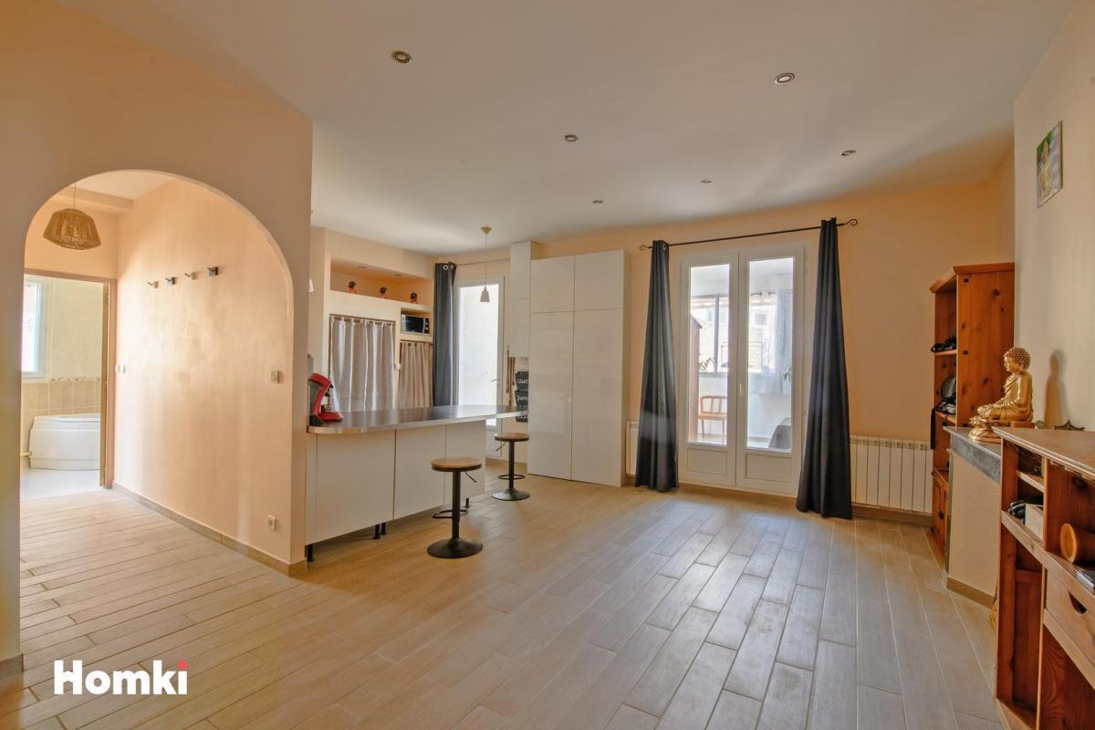 Belle opportunité Immeuble de rapport 4 Lots 202m² centre-ville de Nîmes place Severine excellente r