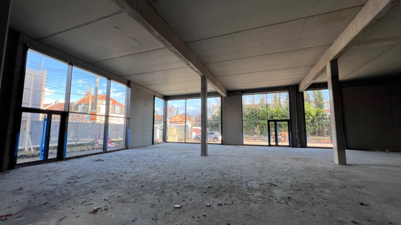 Cellule commerciale divisible de 396m2
