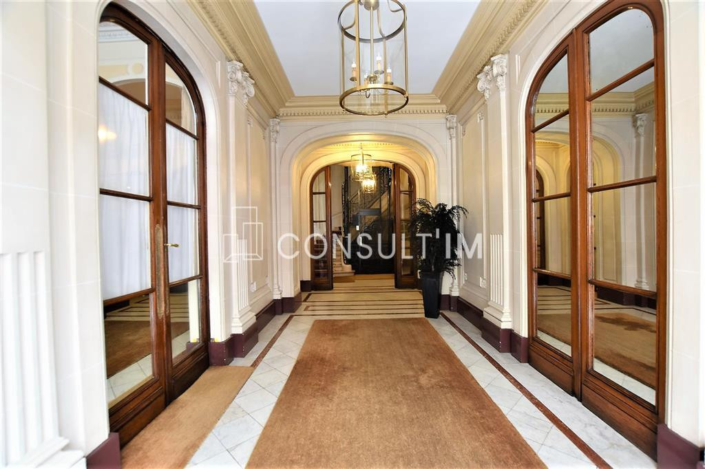 Boutique en très bon état Quartier Miromesnil