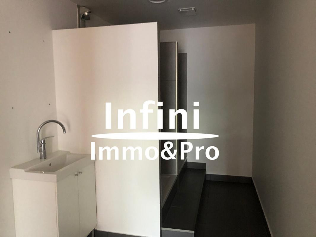 Local Antibes Les Pins 262 m2 divisible en 2