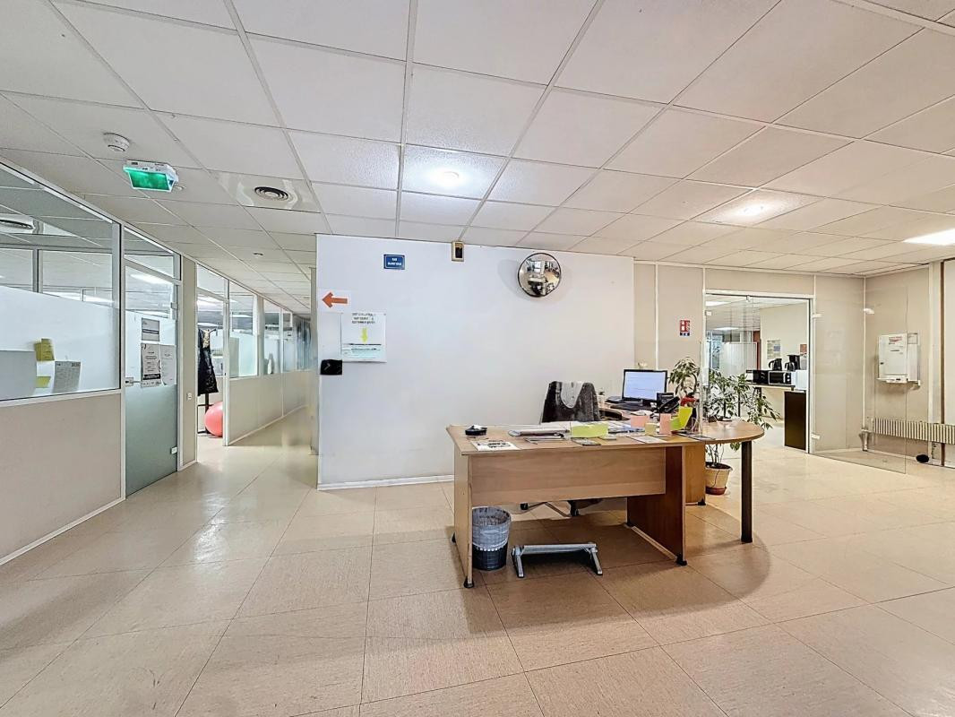 NICE NORD – Murs commerciaux libres 588 m² en RDC + garage 7 véhicules – Accès PMR