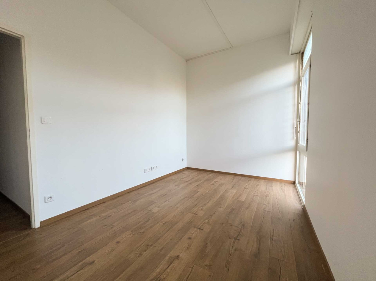 Bureau à louer dans un centre de soins et d'accompagnement