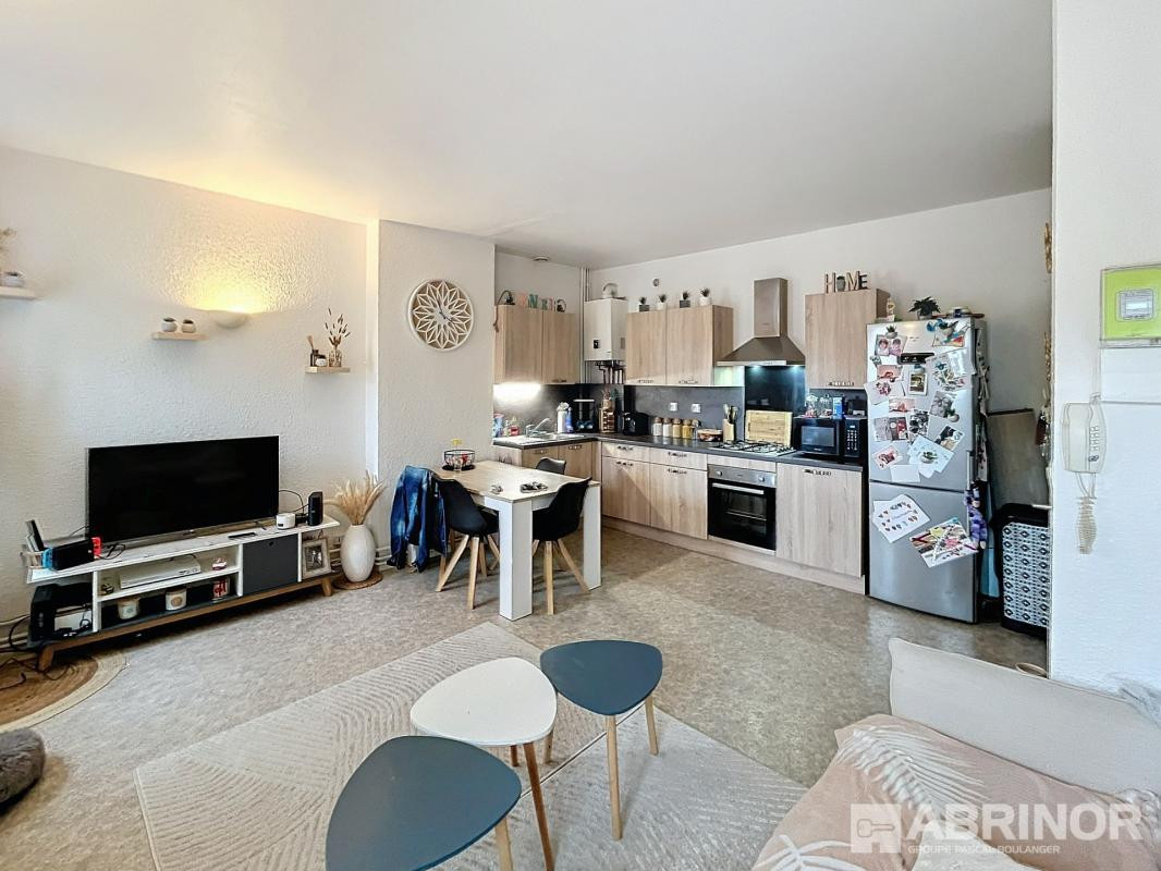 IMMEUBLE DE RAPPORT COMPRENANT 3 APPARTEMENTS